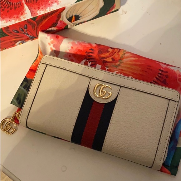 Gucci Cream Wallet with Red and Blue Stripe - Picture 2 of 4